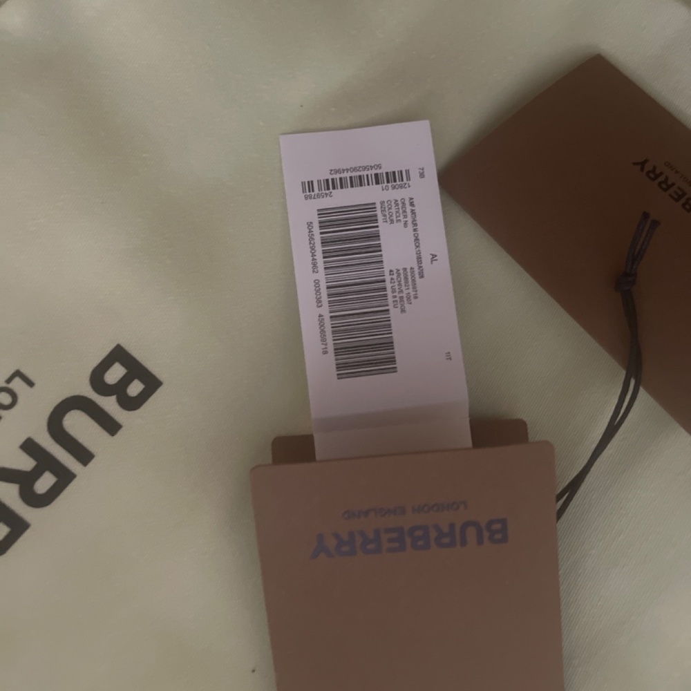 Men’s Burberry sneakers - Picture 10 of 11